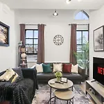 Spacious City Apartment In Birmingham