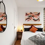 Spacious City Apartment In Birmingham