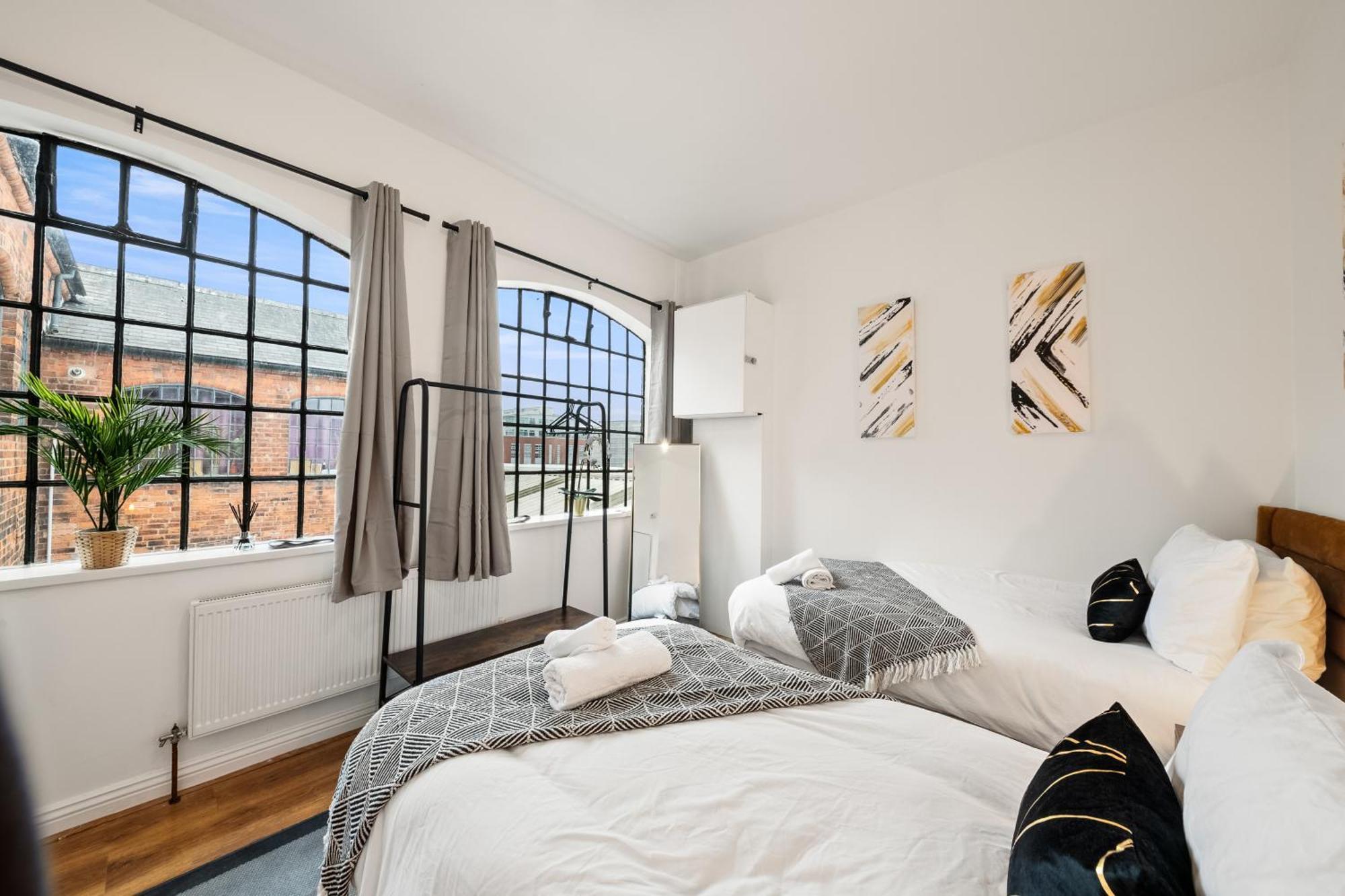 Spacious In Apartment Birmingham